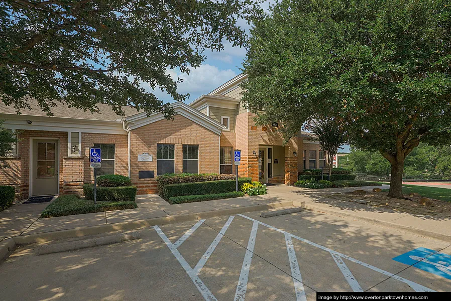 Overton Park Townhomes - Photo 28 of 48